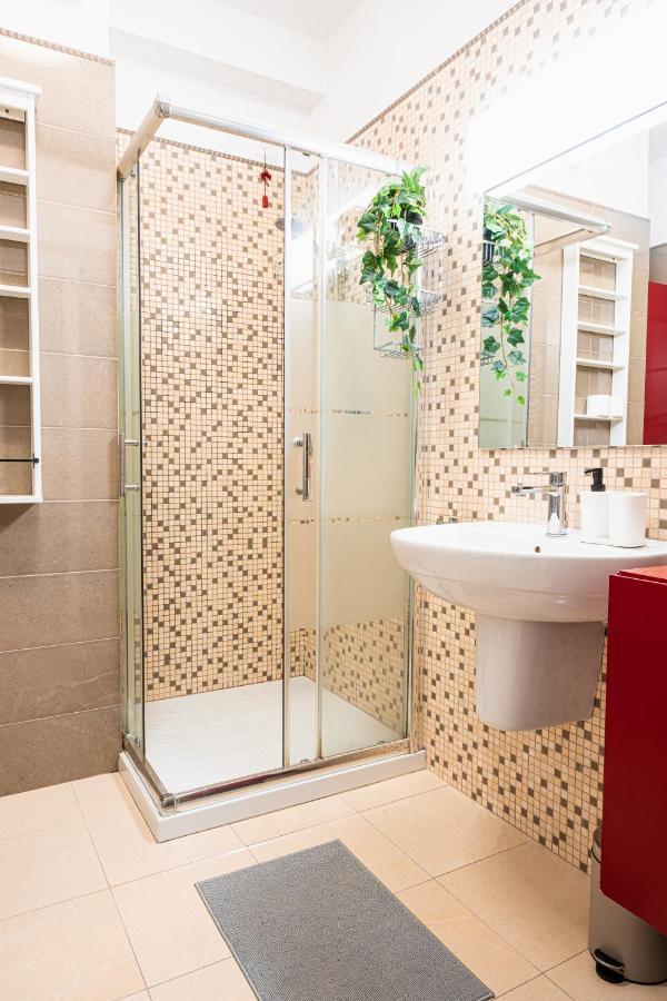 Apulialux - Elegant Apartment Con Netflix Bari Exterior foto